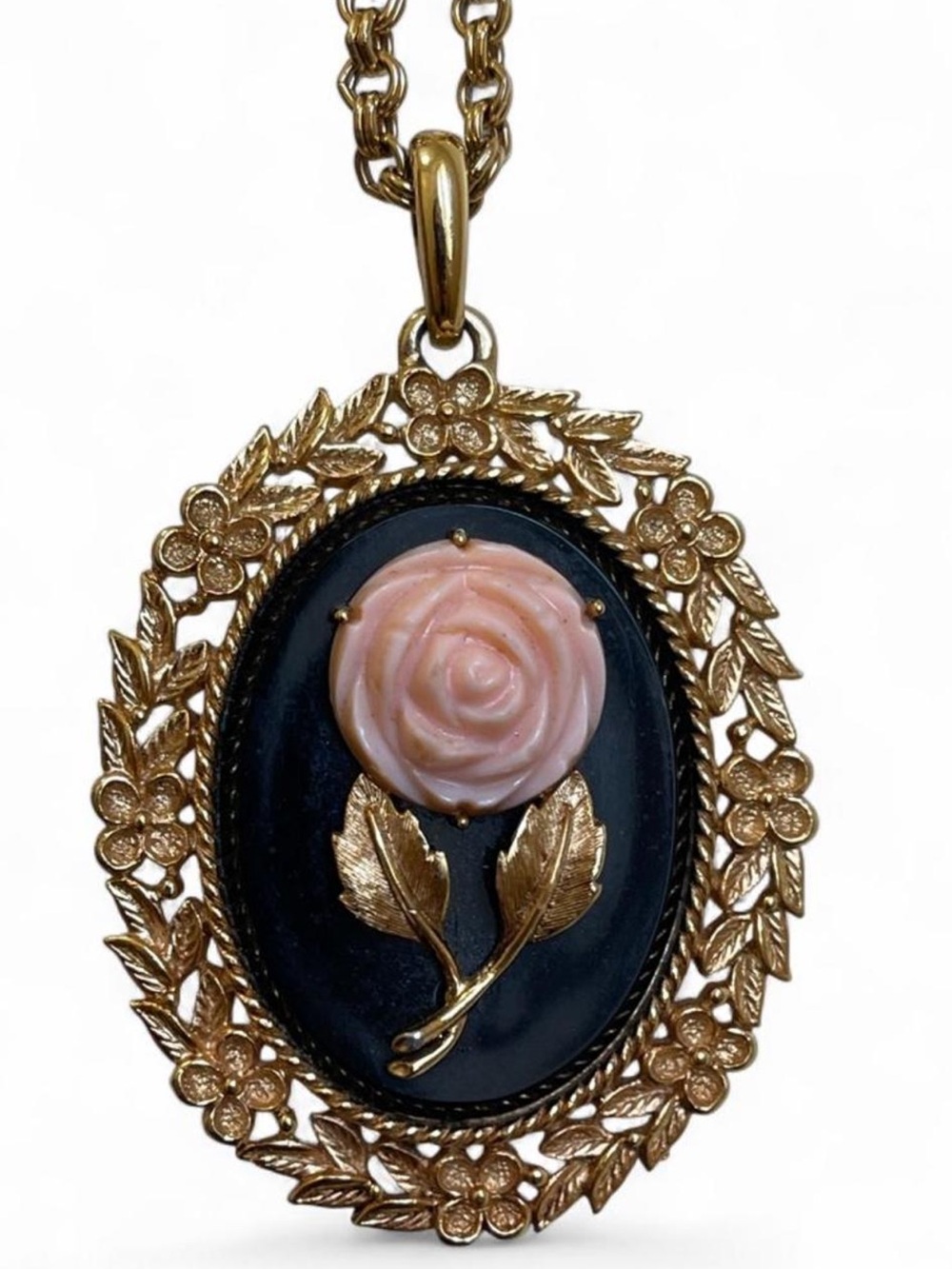 Vintage 1973 Avon Serena Rose Cameo Mirrored Pendant Necklace Gold Tone